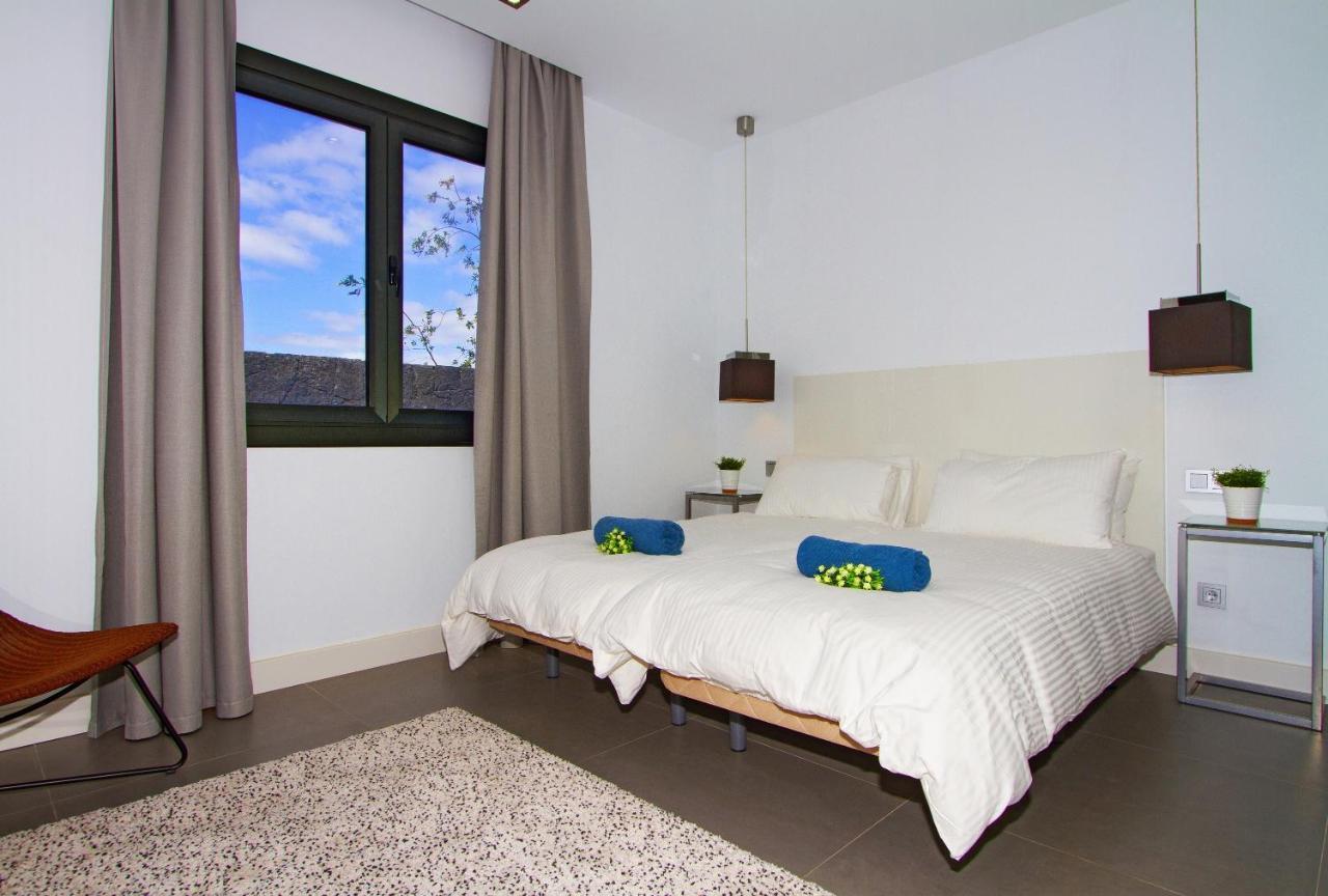 Luxury Los Mojones Villa Short Walk To Old Town Private Heated Pool Villa Los Mojones Angie Puerto Del Carmen Tías Exteriör bild